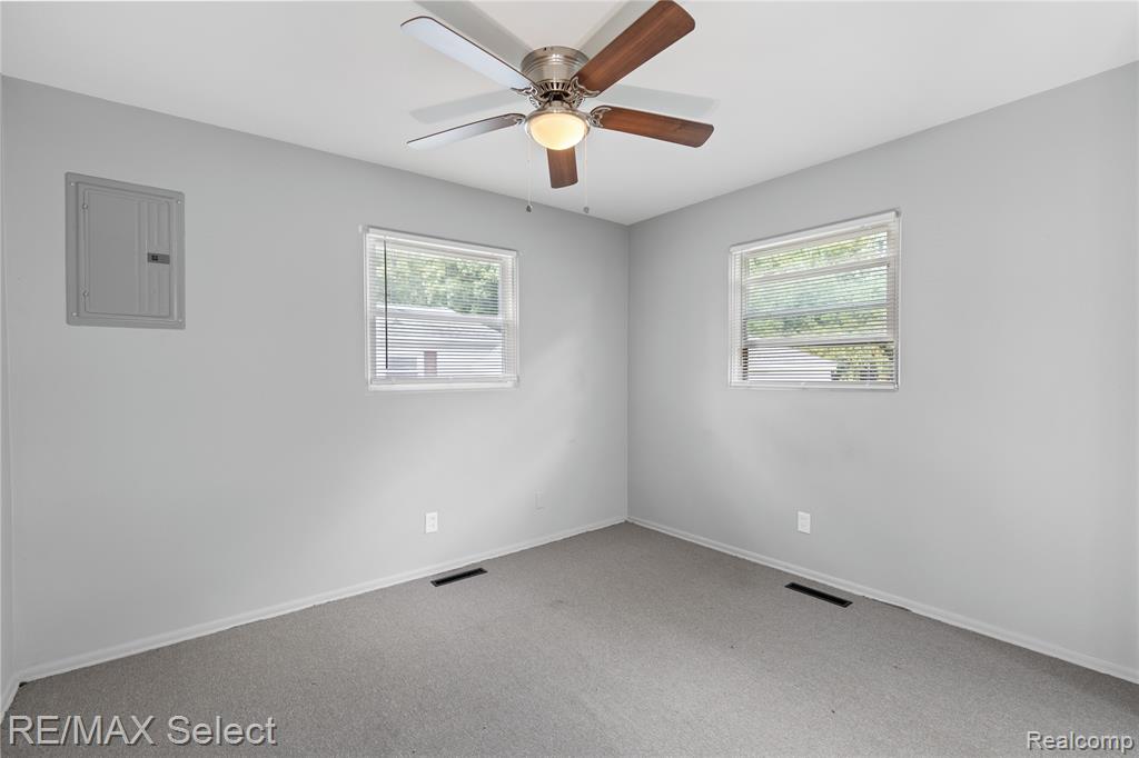 4505 Sheldon Lane, Flint, MI 48507 — Photo 17
