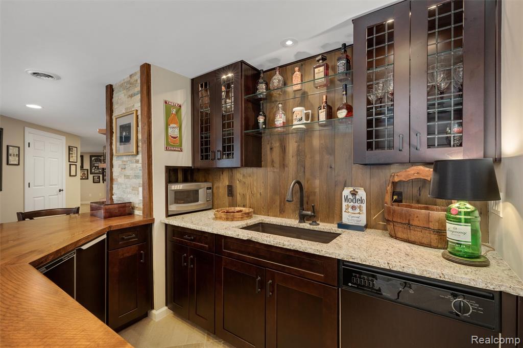 49474 Pine Ridge Court, Plymouth, MI 48170 — Photo 50