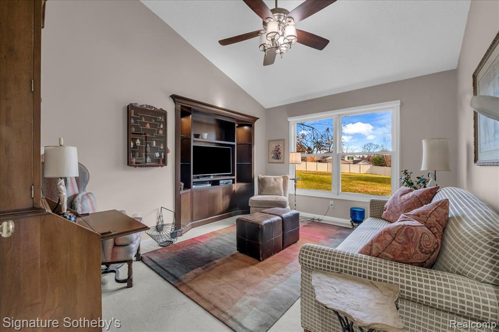 7525 Danbury Drive, West Bloomfield, MI — Photo 15