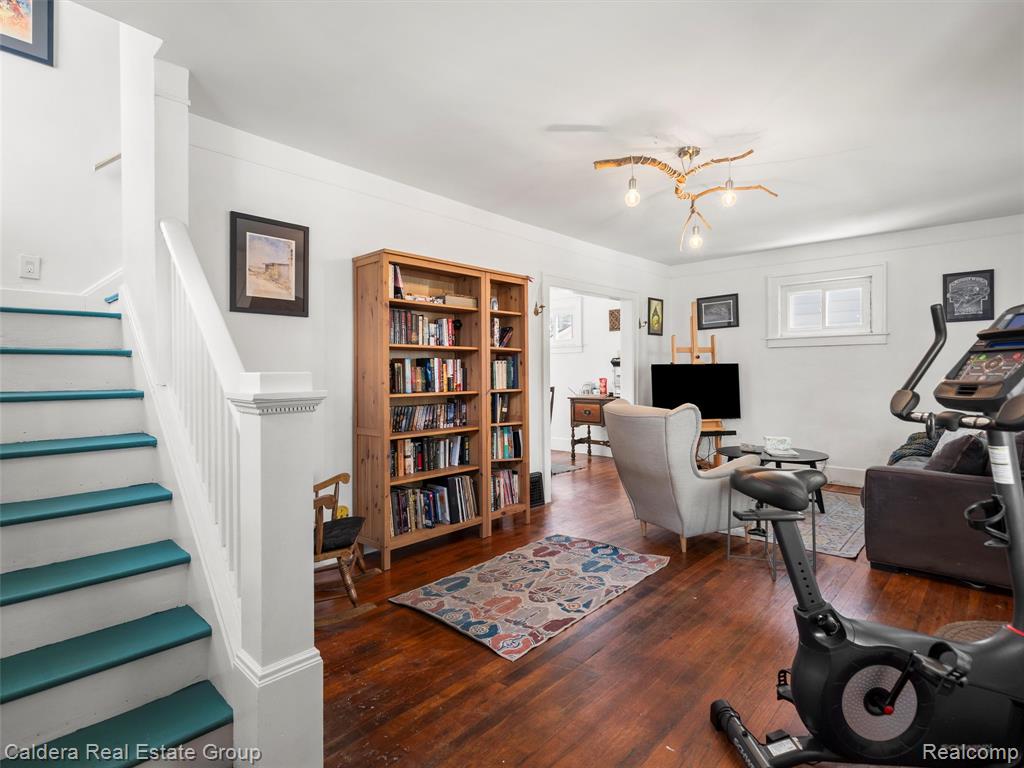 520 E Jarvis Avenue, Hazel Park, MI 48030 — Photo 4