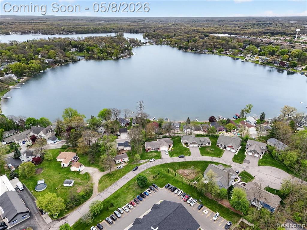 5847 Scenic Bluff Drive, 28, Brighton, MI 48116 — Photo 45