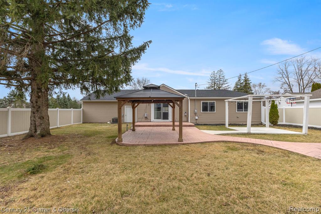 8810 BROOKLINE Avenue, Plymouth, MI 48170 — Photo 32