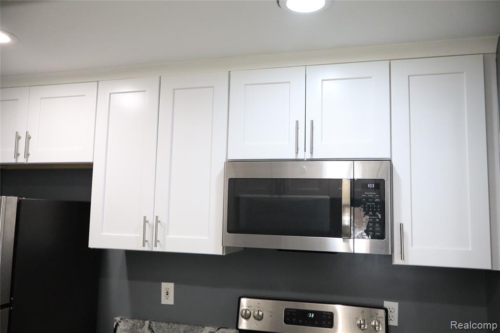 44843 MARIGOLD Drive, Sterling Heights, MI 48314 — Photo 12