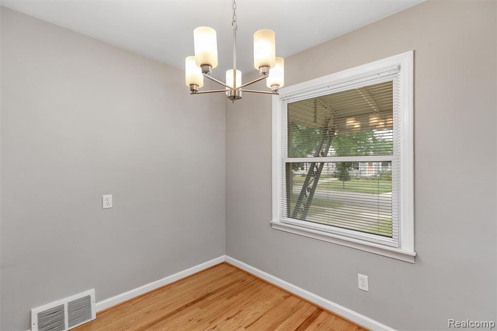 912 N Edison Avenue, Royal Oak, MI 48067 — Photo 8