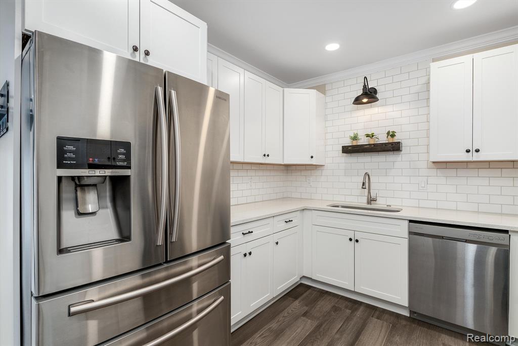 907 UNIVERSITY PL, Grosse Pointe, MI 48230 — Photo 10