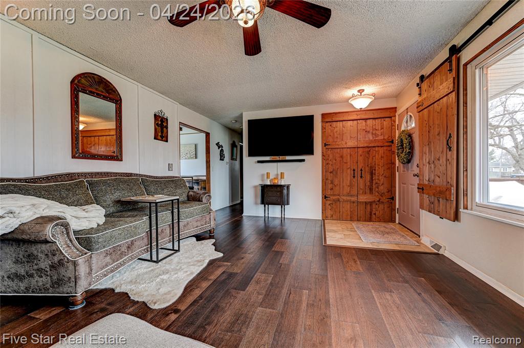 2995 Beaumont Drive, Highland, MI 48356 — Photo 12