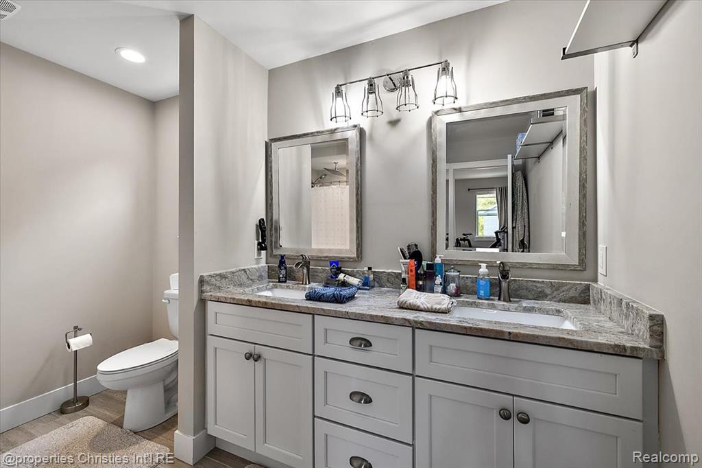 581 S Winding Drive, Waterford, MI 48328 — Photo 15