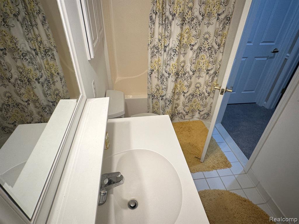 1439 DARNEL Drive, Brighton, MI 48116 — Photo 32