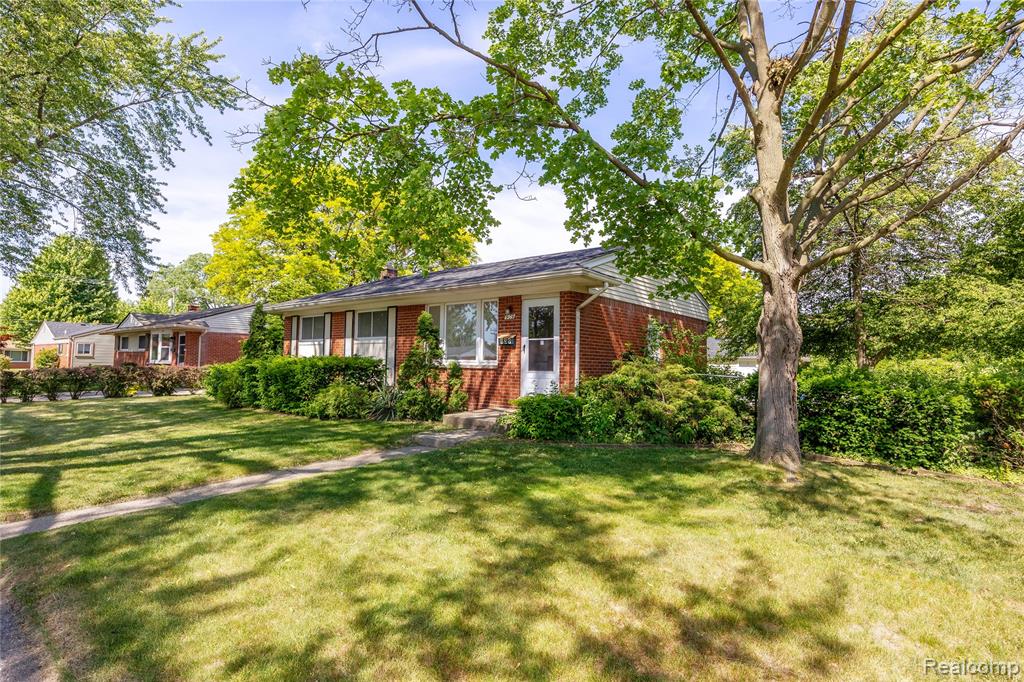 939 S Wildwood Street, Westland, MI 48186 — Photo 2