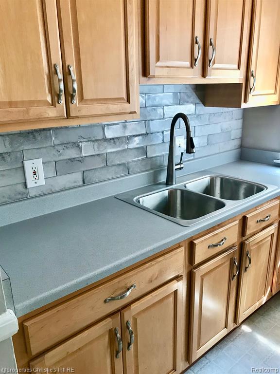 858 NOTTINGHAM ROAD Road, Grosse Pointe Park, MI 48230 — Photo 48