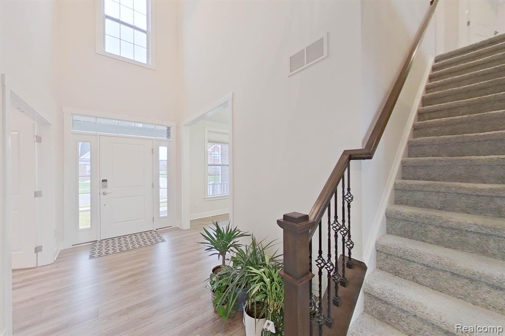 51060 LAUREL Park Drive, Canton, MI 48188 — Photo 4