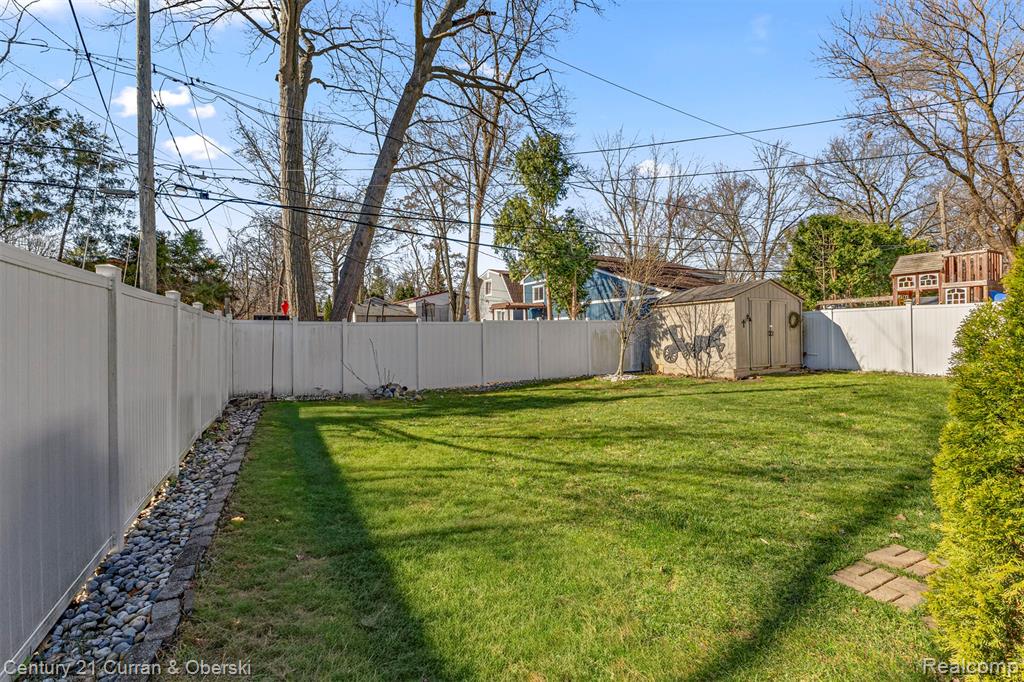 3633 Richmond St, Waterford, MI 48328 — Photo 20