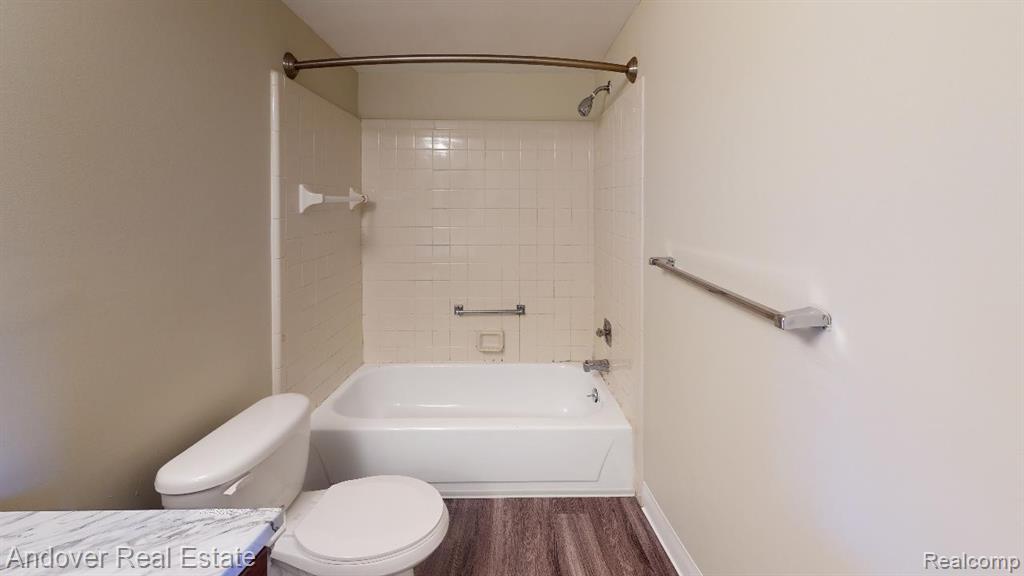 3021 N POINTE Drive, Jackson, MI 49202 — Photo 7