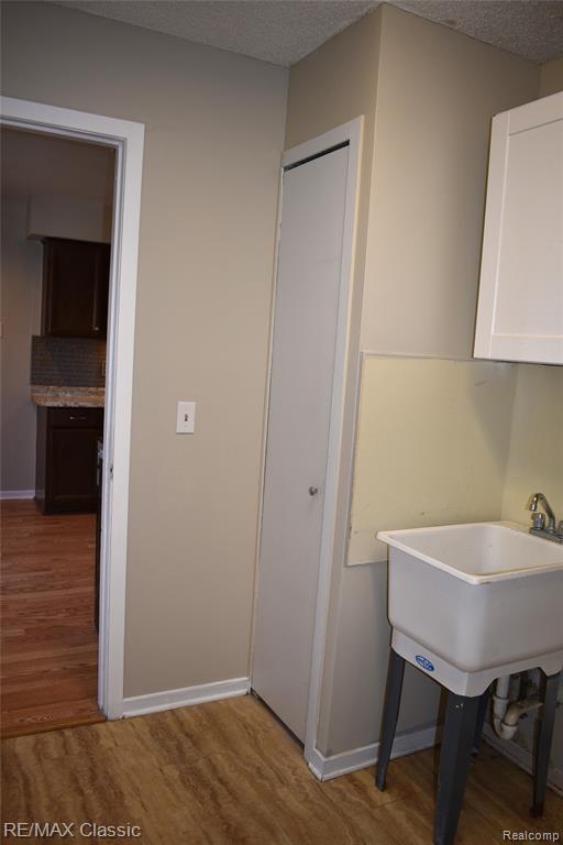 7901 Lawrence, West Bloomfield, MI — Photo 18