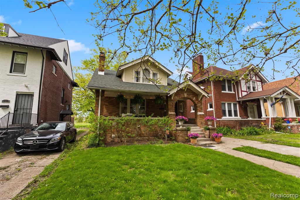 845 LAKEWOOD Street, Detroit, MI 48215 — Photo 2