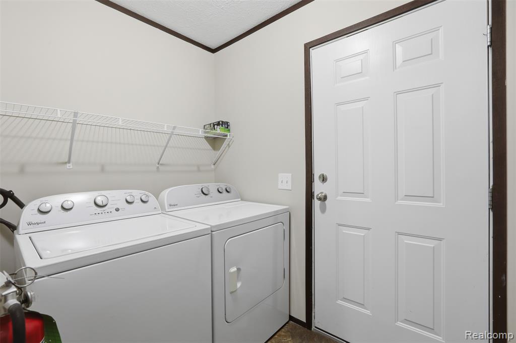 807 Swan Street, Rochester Hills, MI 48309 — Photo 18