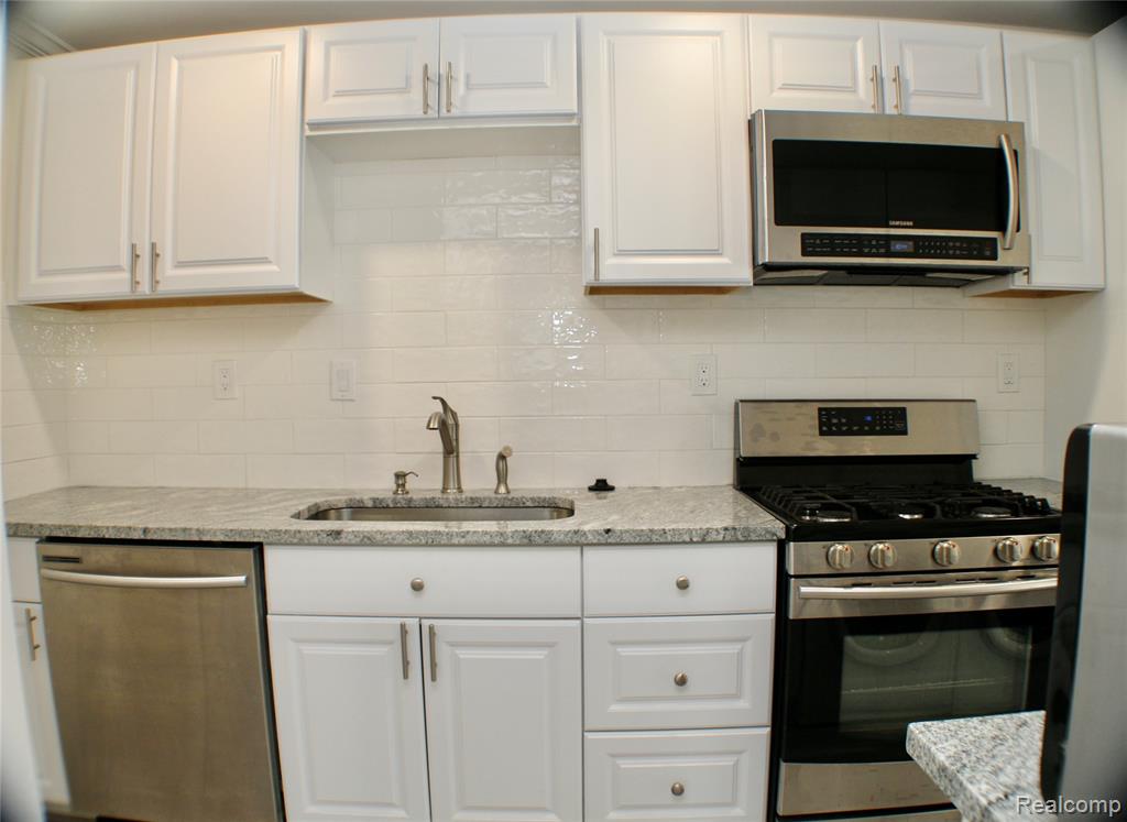48677 Sugarbush Road, New Baltimore, MI 48047 — Photo 3