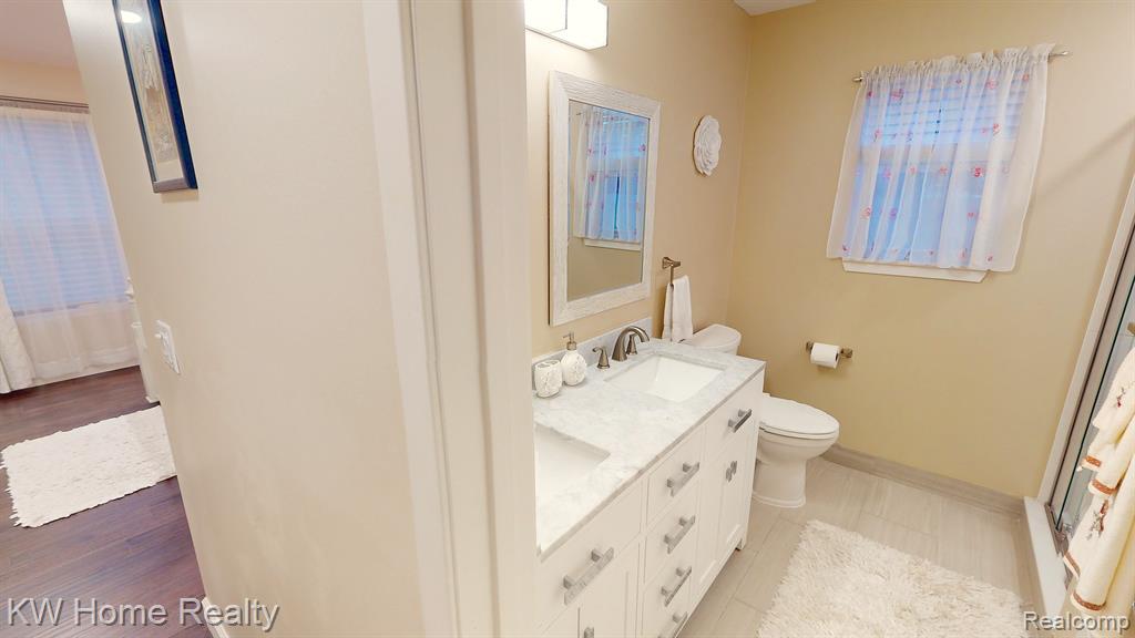 190 WINDING Brook, Commerce Twp, MI 48390 — Photo 24