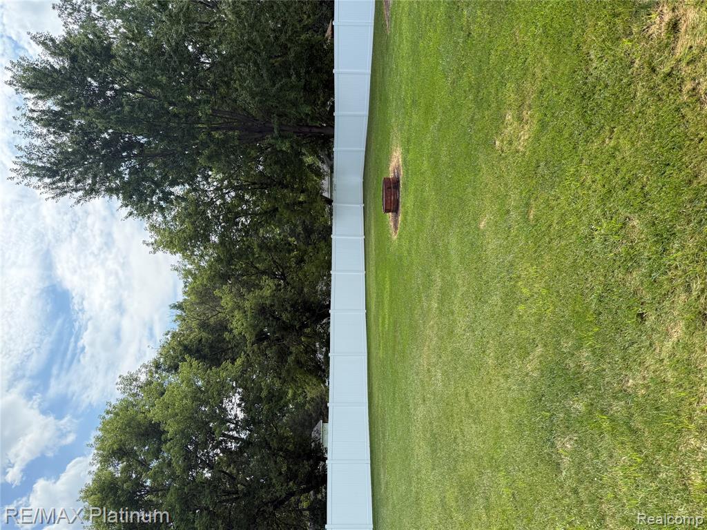 5740 Iroquois Drive, Howell, MI 48843 — Photo 15