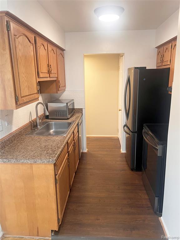 25647 Salem, 102, Roseville, MI 48066 — Photo 4