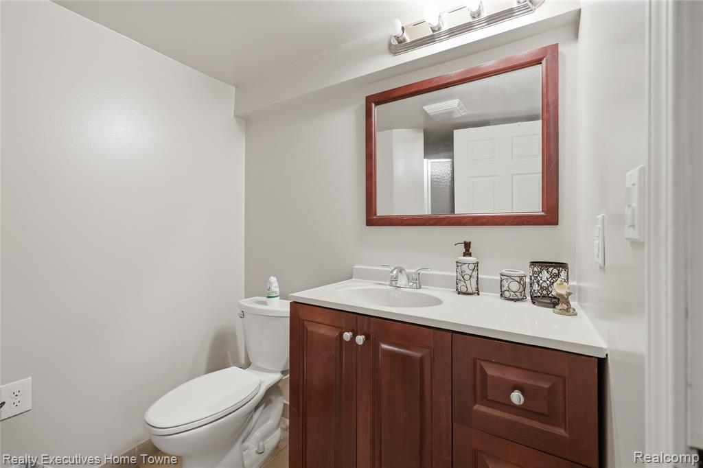 5281 Shruboak Drive, Sterling Heights, MI 48310 — Photo 36