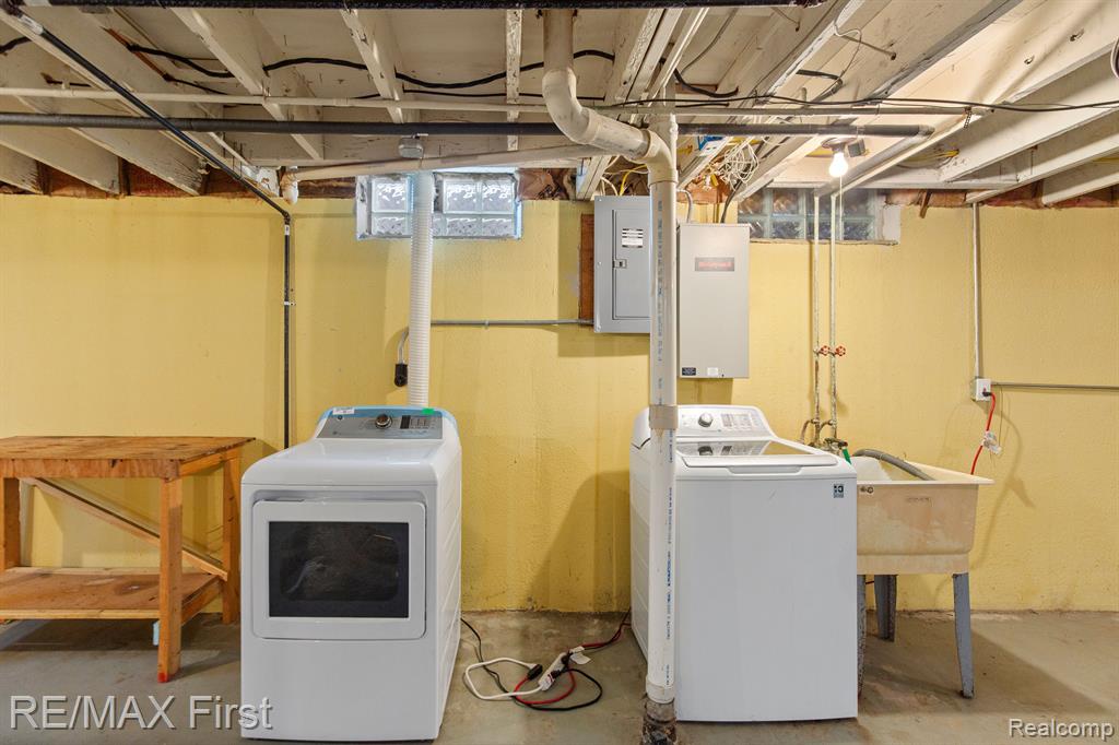 5848 MERRIMAN Road, Garden City, MI — Photo 18
