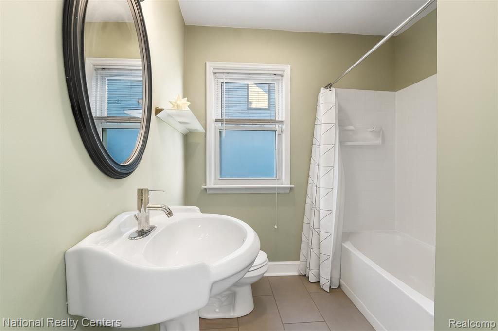 4142 Buckingham Avenue, Berkley, MI 48072 — Photo 9