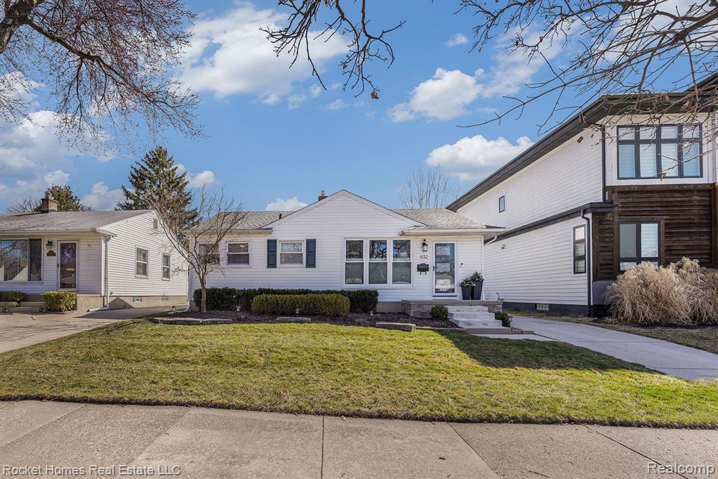 632 N VERMONT Avenue, Royal Oak, MI 48067 — Photo 3