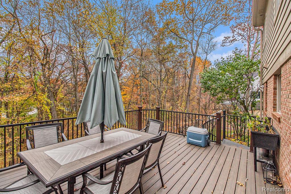 8925 Deerwood Road, Clarkston, MI 48348 — Photo 33