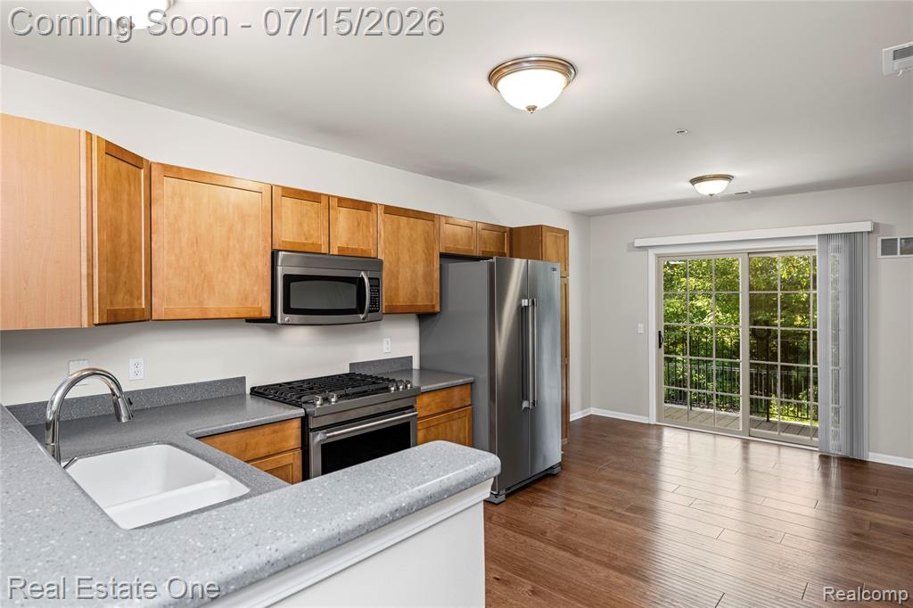 609 Village Lane, Milford, MI 48381 — Photo 15