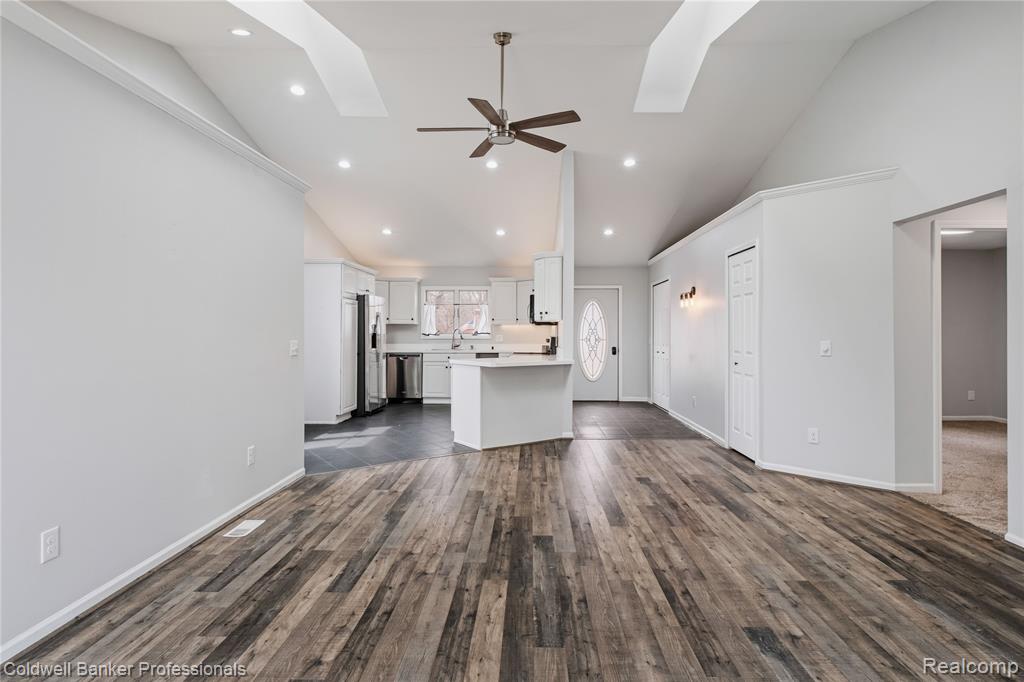 4015 Green Lake Road, West Bloomfield, MI 48324 — Photo 8