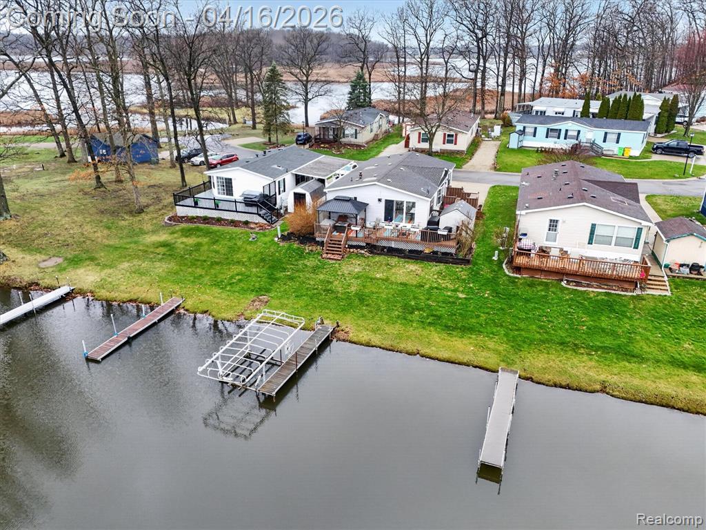 11542 Clearwater Dr, Fenton, MI 48430 — Photo 48