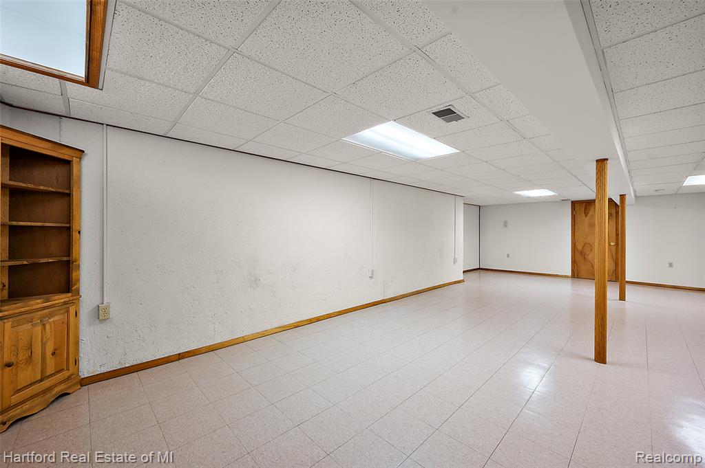 402 Mulberry Drive, Commerce Twp, MI 48390 — Photo 26