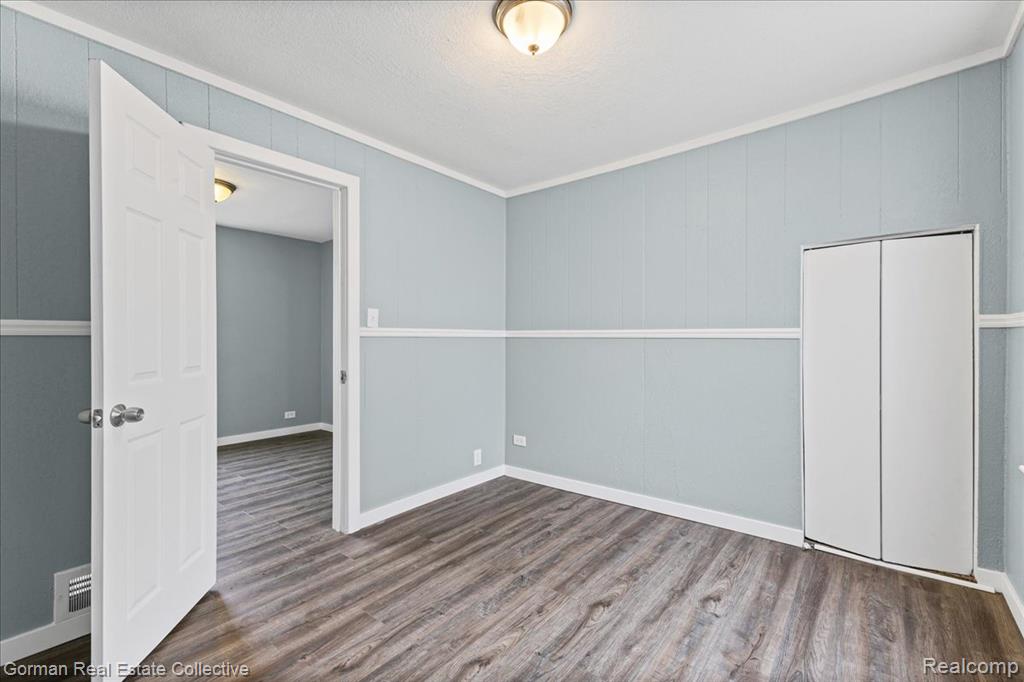 8227 Saint Marys Street, Detroit, MI 48228 — Photo 11