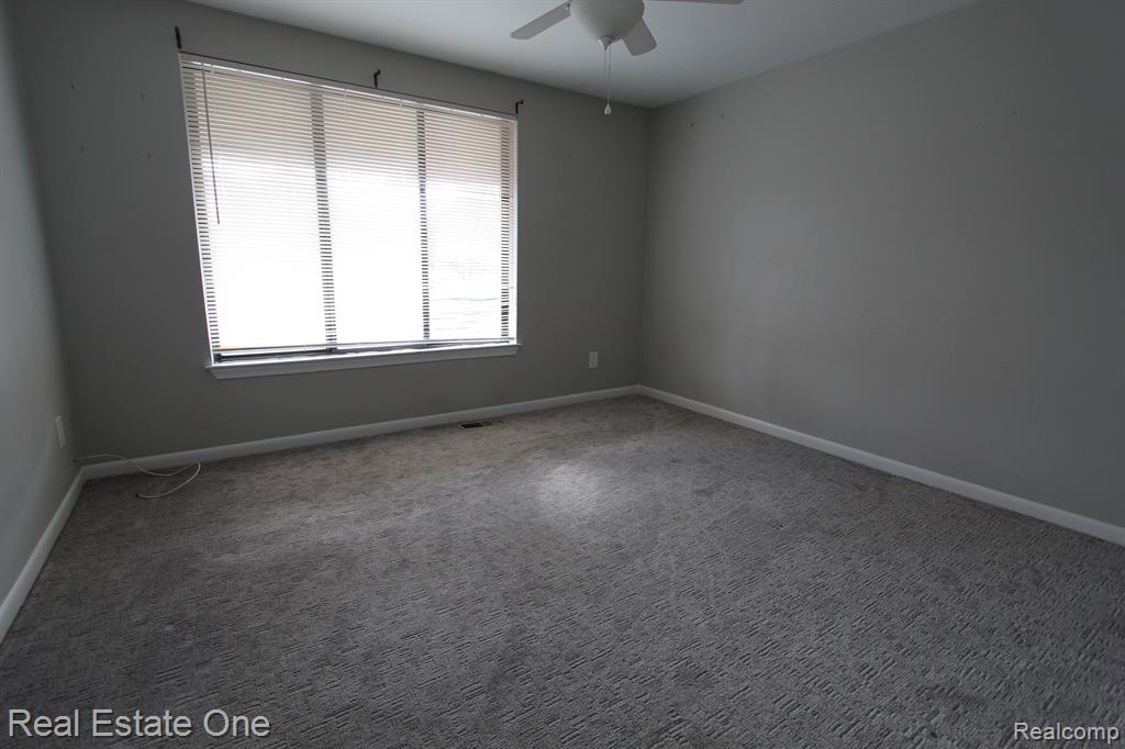 7404 PEBBLE POINT, West Bloomfield, MI — Photo 18