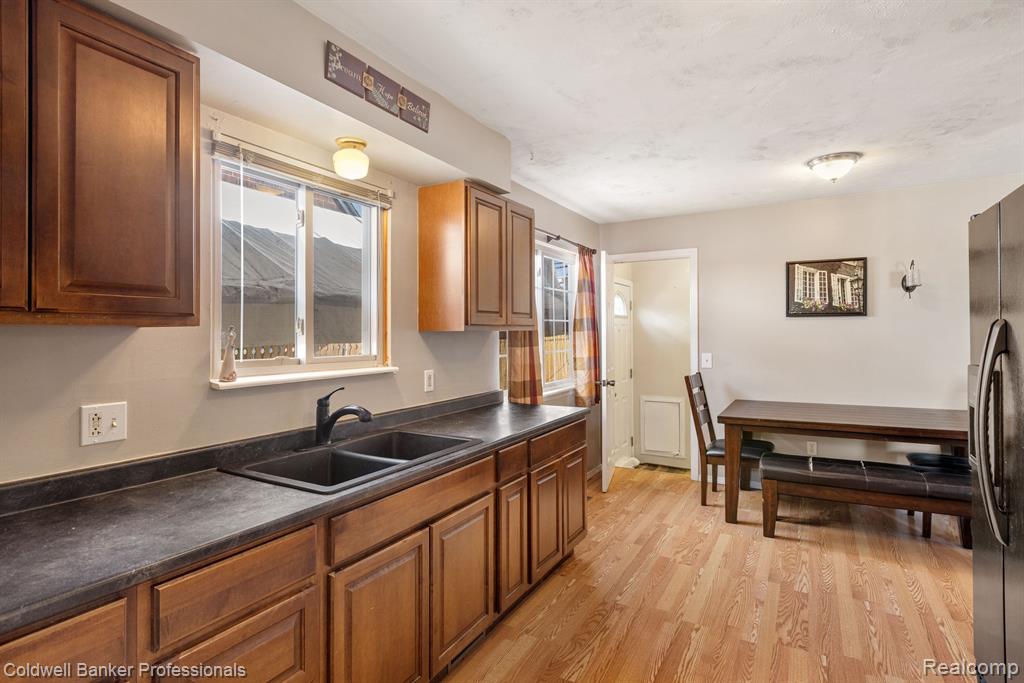 921 MACE Avenue, Madison Heights, MI 48071 — Photo 14