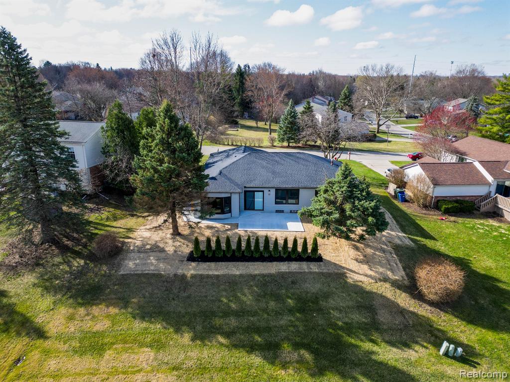822 DAHLIA Lane, Rochester Hills, MI 48307 — Photo 45