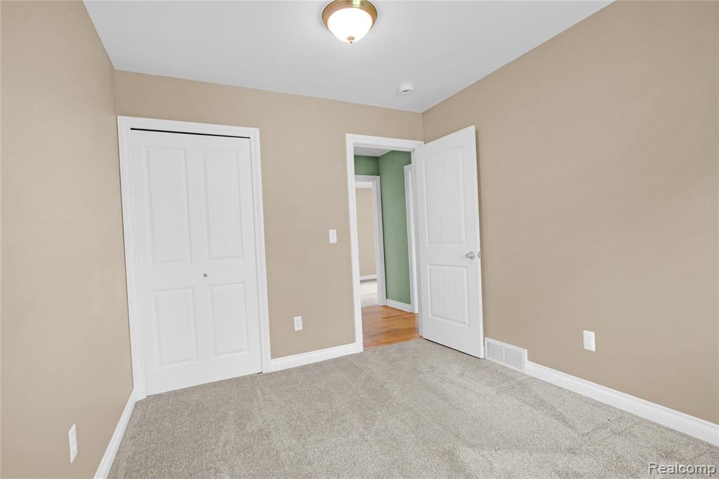 9093 Jordan Road, Grand Blanc, MI 48439 — Photo 32