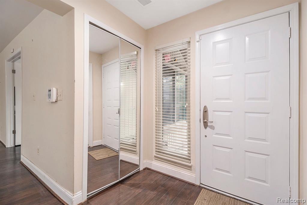 7353 Brynmawr Drive, #37, West Bloomfield, MI — Photo 5