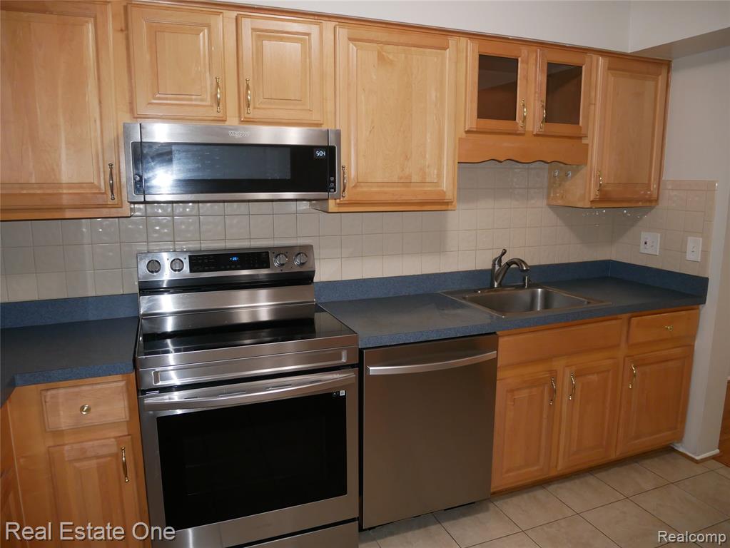 5082 Buckingham, Troy, MI 48098 — Photo 11