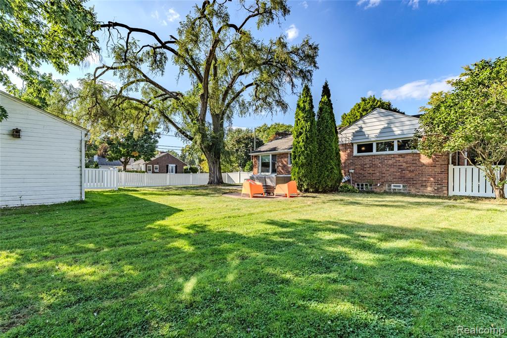 16991 Kirkshire Avenue, Beverly Hills, MI 48025 — Photo 26