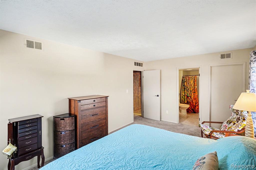 61156 Greenwood Drive, South Lyon, MI 48178 — Photo 13