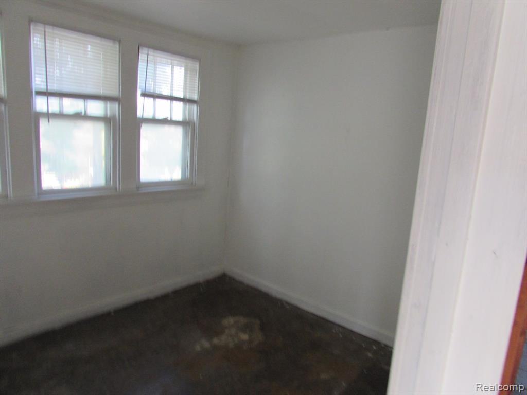 5270 MONTCLAIR Street, Detroit, MI 48213 — Photo 32