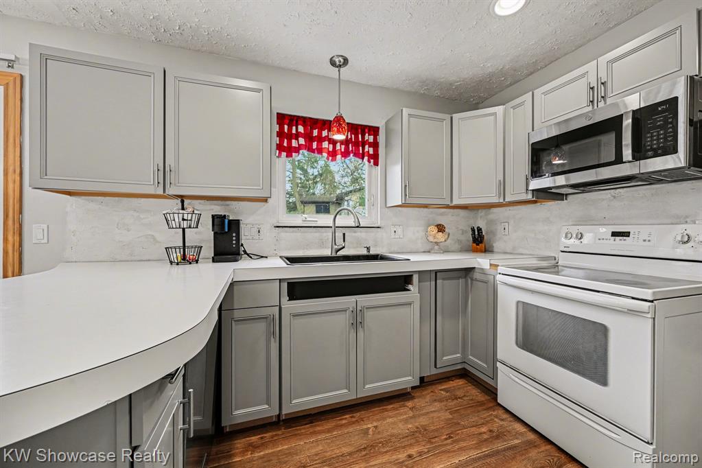 8635 Sandy Crest Drive, White Lake, MI, 00000