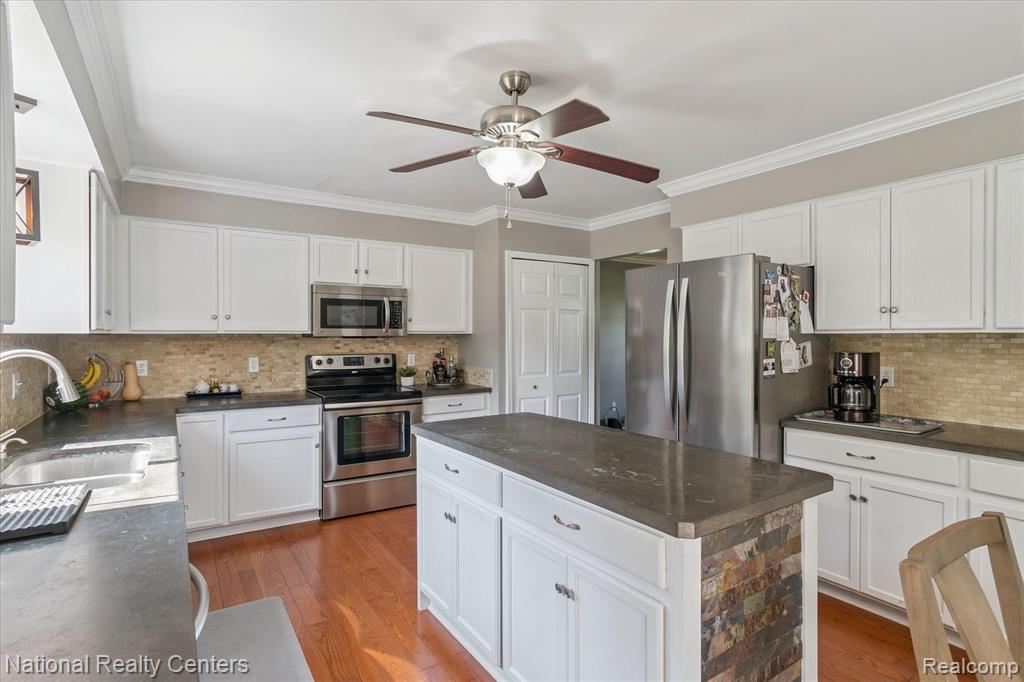 11459 Appaloosa Trail, Pinckney, MI 48169 — Photo 11