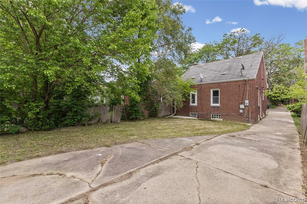 11817 Riad Street, Detroit, MI 48224 — Photo 37