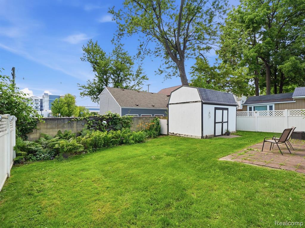 1728 Beechcroft Street, Keego Harbor, MI 48320 — Photo 22