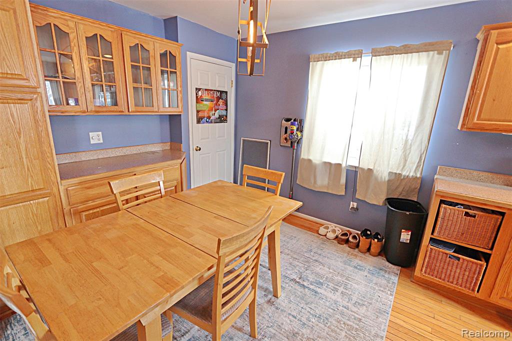 412 Cambridge Avenue, South Lyon, MI 48178 — Photo 27