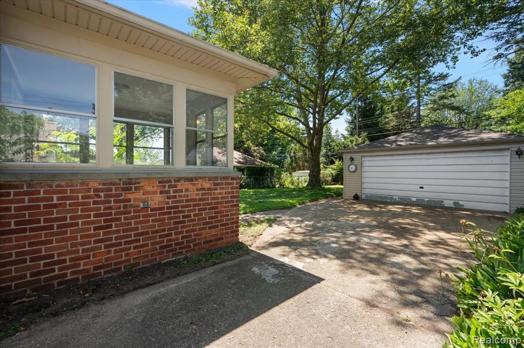 754 S Webik Avenue, Clawson, MI — Photo 8