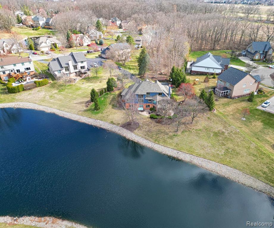 5470 HURON HILLS Drive, Commerce Twp, MI 48382 — Photo 52
